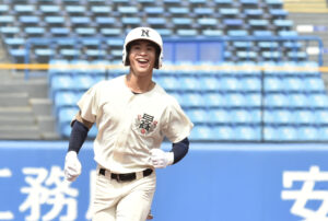 【大会レポート】西東京大会　日大三、最終回に劇的な３ランで東海大菅生に勝利！ベスト４へ進出