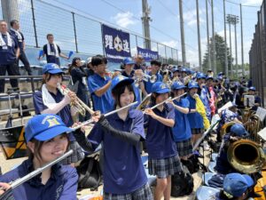 【スタンド応援レポート】小平南吹奏楽部、暑さに負けず力強い演奏で選手を後押し。スタンド一体でつかんだベスト16