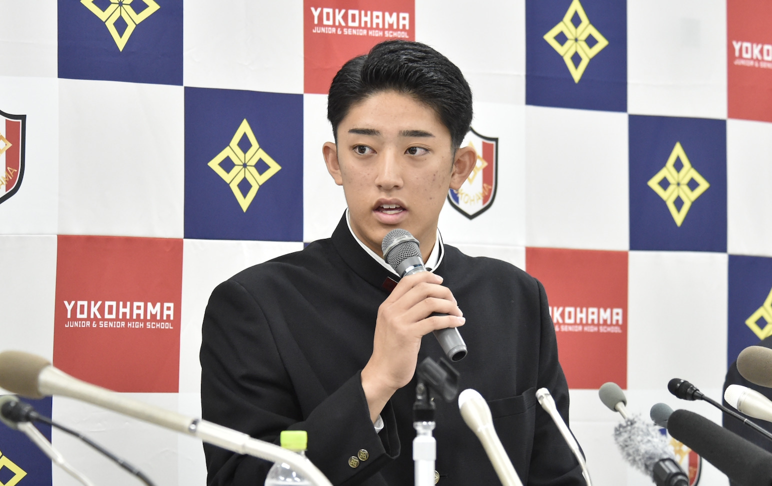 【NEWS】プロ野球ドラフト会議 巨人が、メジャー挑戦表明の横浜・織田翔希をサプライズ指名!進路に注目が集まる。